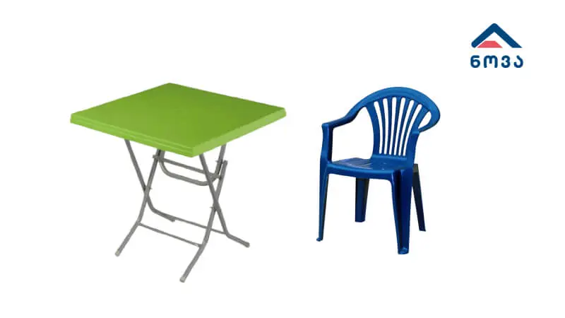 პლასტმასის მაგიდა და სკამები ეზოსთვის მწვანე და ლურჯი